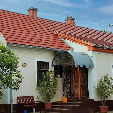 Сasa de vacaciones Cserépmadár és Csinyálóház *