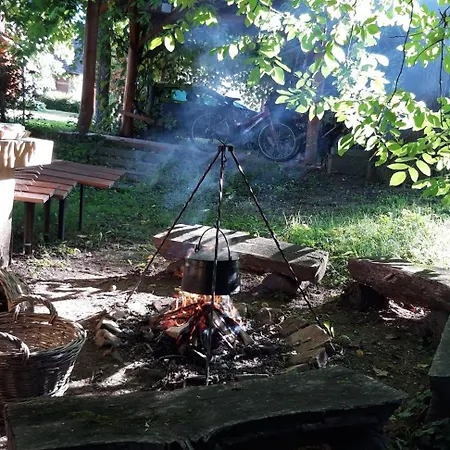 Cserépmadár és Csinyálóház Сasa de vacaciones